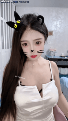 《花椒 猫猫》极品巨乳肥臀女神 大尺度露三点 抓奶揉逼 [795MB(3V)]
