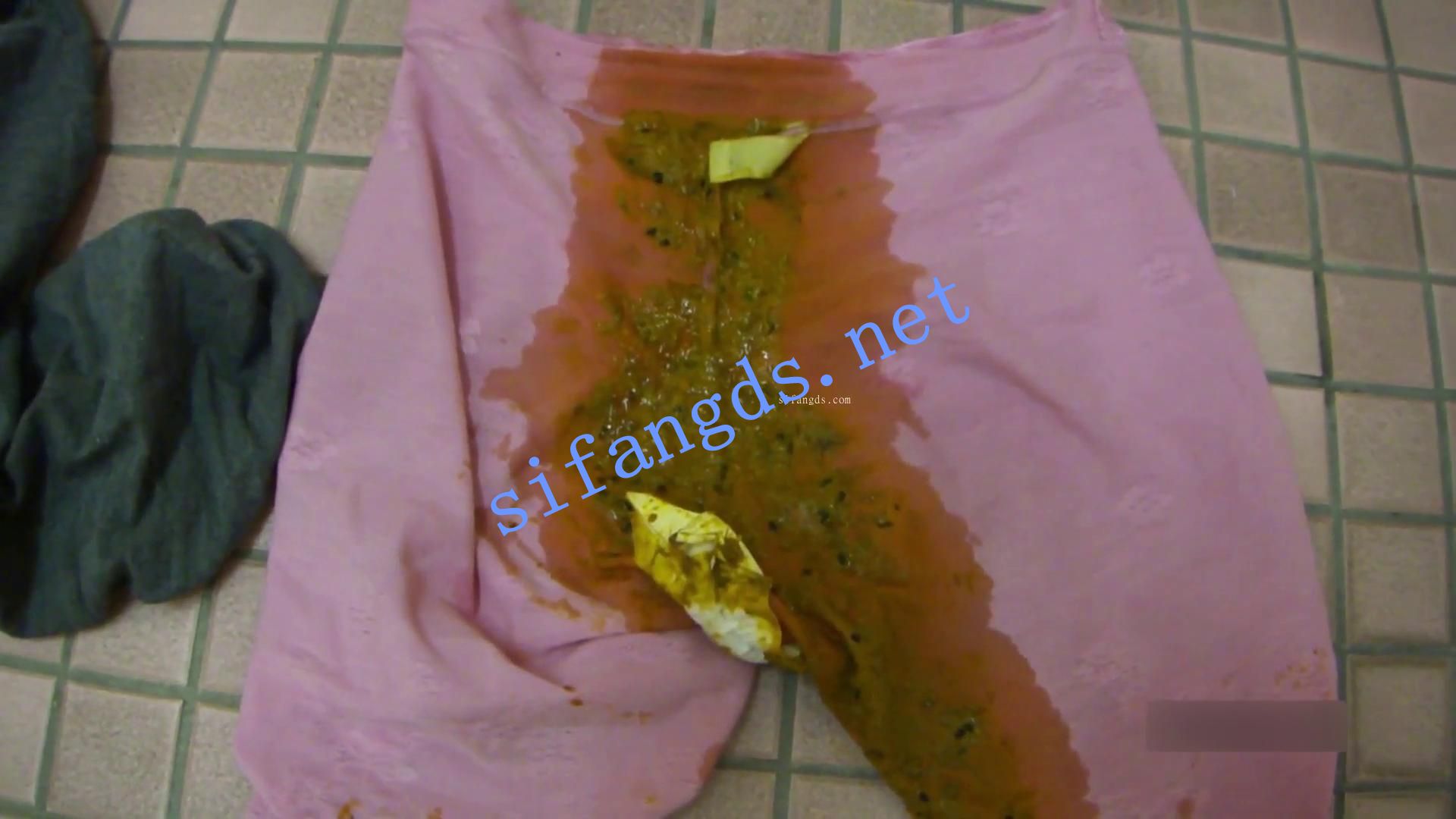✅真正的一裤子大便，加油站系列唯一失禁视频 []