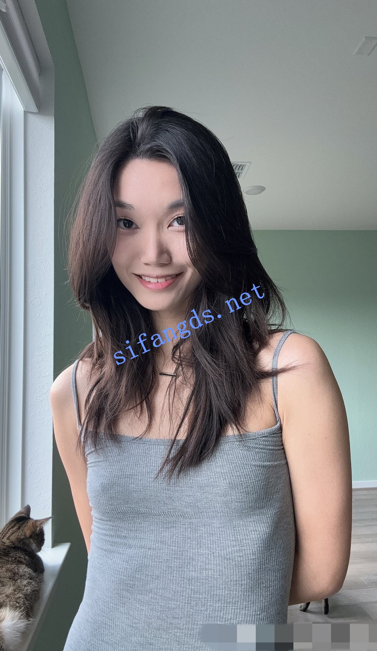 《推特》韩国血统亚裔网红lucy moch 2425年独家3P 4P付费合集！ [8.8G]