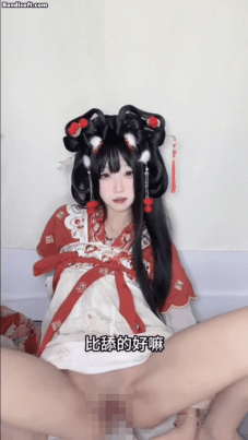 《推特 神探狸狸》超清纯妹子 长视频紫薇 喷水 情趣古装 [1.06GB]