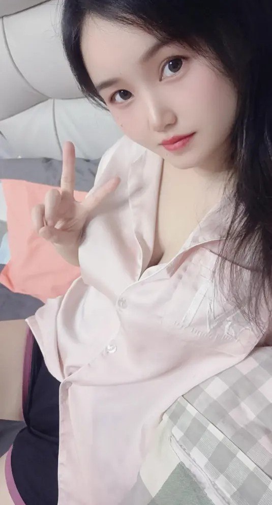 ✅B站 依衣521/喵了个咪 良家巨乳萌妹 吊钟巨乳 露点自慰 [43.9M]