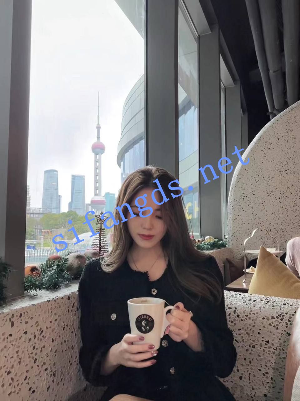 ❤️《反差泄密》极品高颜值美女大学生被金主调教流出 [129M]