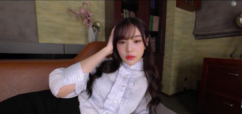 (VR-AI换脸-极)《张员瑛》火辣美腿黑丝OL足交口交！ [1760M]