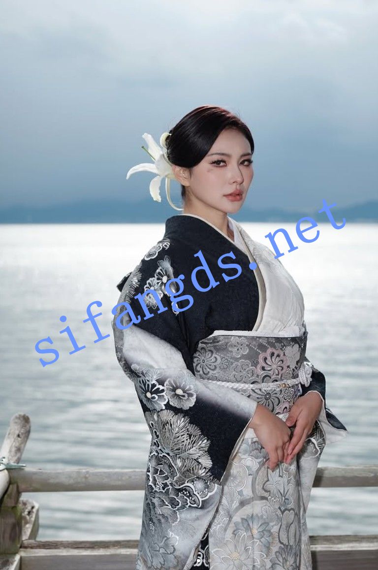 《重磅》极品日美混血女星Rae Lil Black 黑人 群P 异形付费合集 [9.35G]
