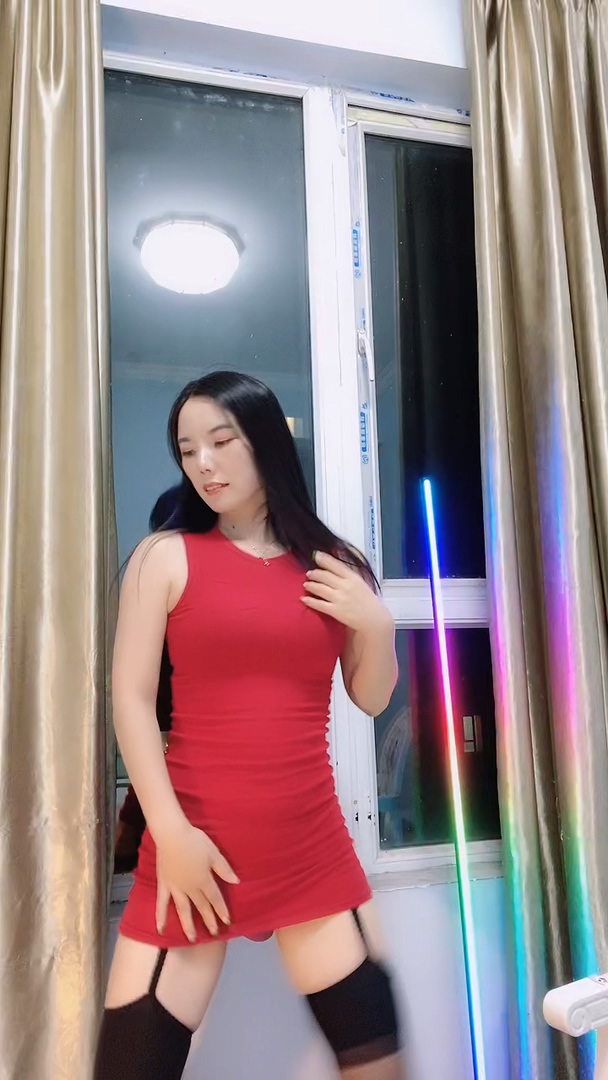 《花椒主播》蜜桃大美美 绿播+第二视角 完整版 18v #7弹 []