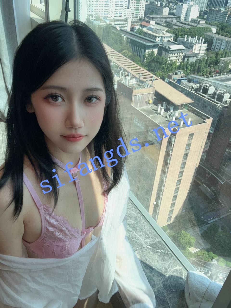❤️《反差泄密》极品高颜值美女大学生被金主调教流出 [129M]