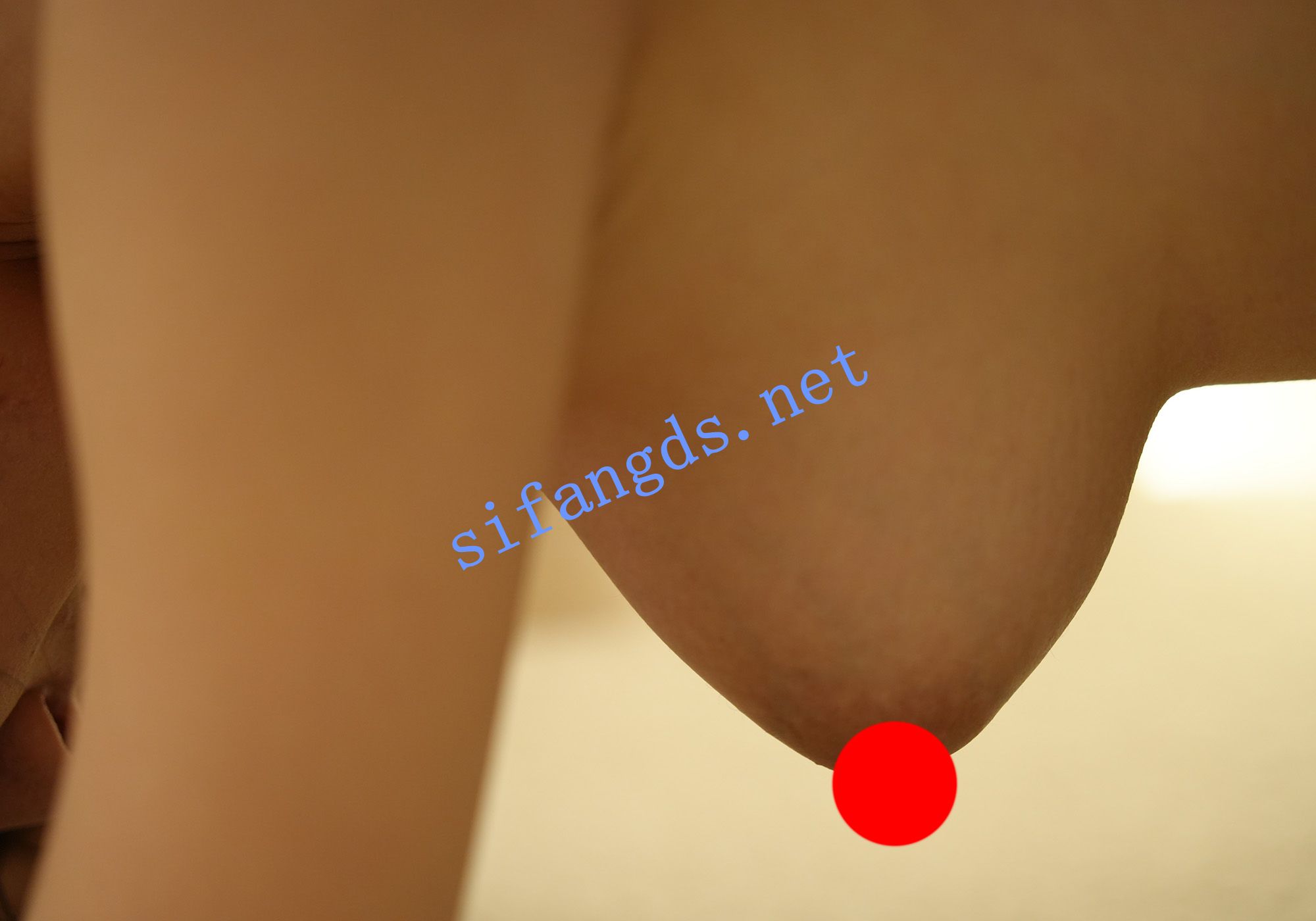 《重磅极品》小妮，巨乳美腿一线天白虎嫩穴，口爆私拍 [1.12 GB]