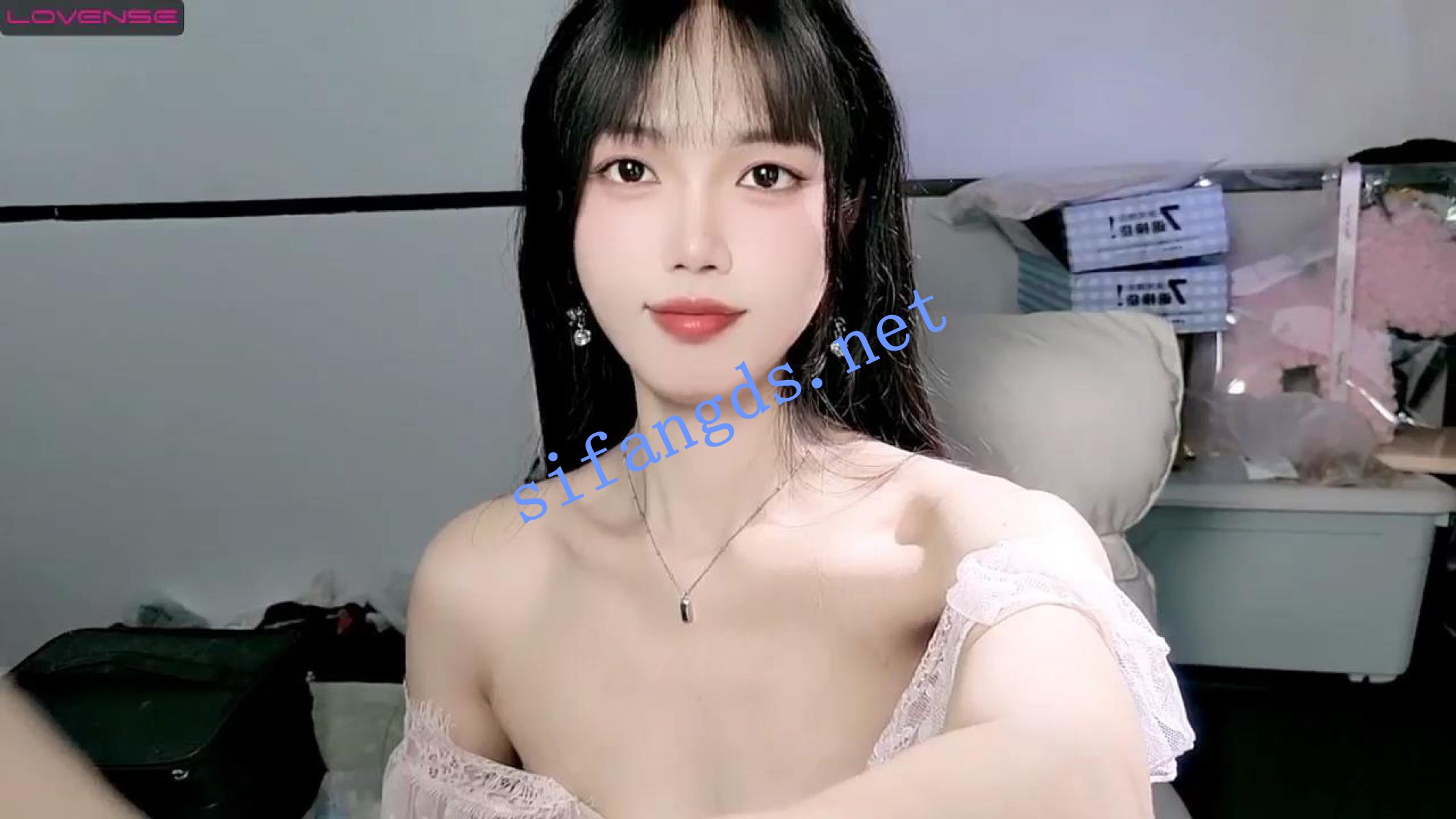 ST-796《纯欲系美女 diandian-866全裸骚舞 小粉震B大尺度合集》 [4.3G]