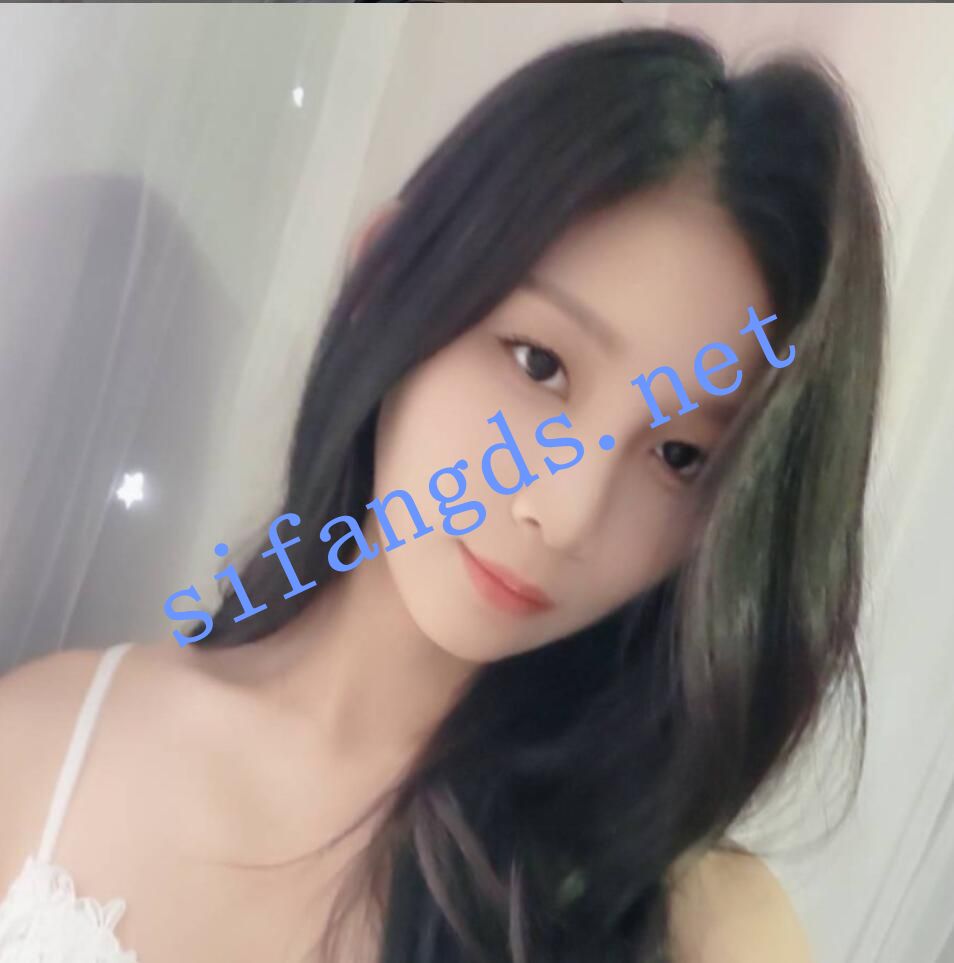 《重磅》极品模特《奈奈》大尺度付费订阅私拍 多人自拍等 [1.85G（138v）]