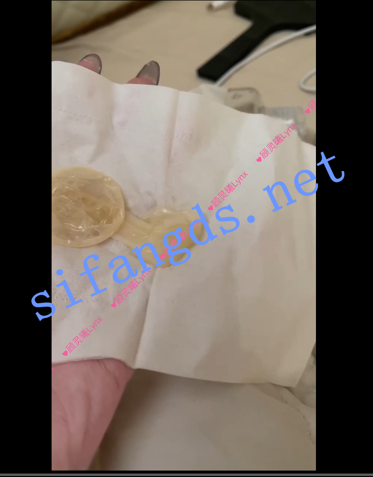 《抖音巨乳》顾灵曦 最新露脸女上插肛 露脸口爆 [70m]