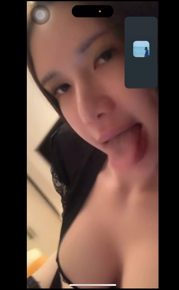 《抖音巨乳》顾灵曦 最新露脸吃鸡舔脚足交 一对一裸聊合集 [1.5g]