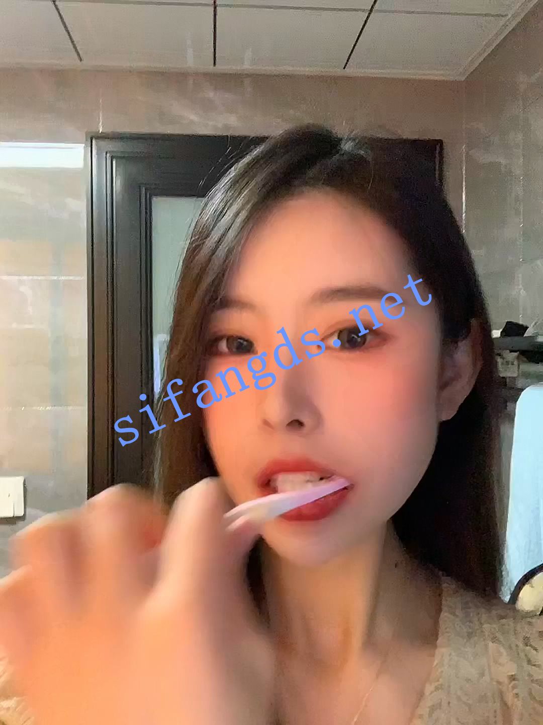 ஐ恋物癖ஐ约拍网红脸御姐 日常第一视角口腔口腔牙齿定制 [13G]
