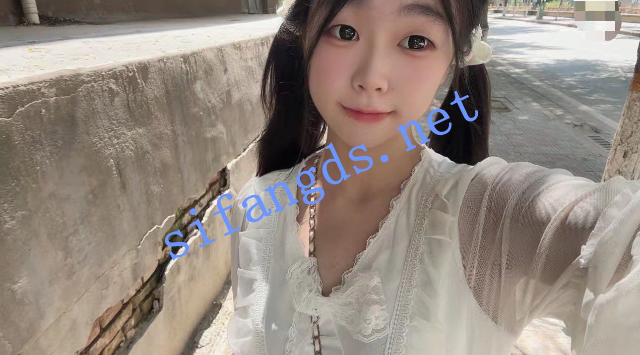 05大二反差女友《小朵》付费福利 []