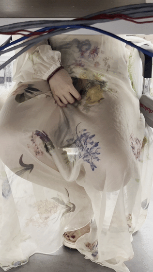 ❤️《极品同事》桌下偷拍女同事走光 潜入她家偷拍内裤 [1.31G]