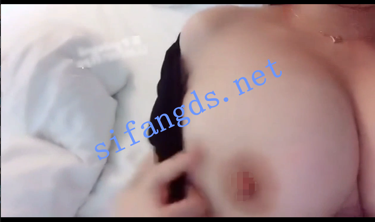《重磅巨乳》软软roro 最新流出女上啪啪乳交抠逼漏点 [156M]