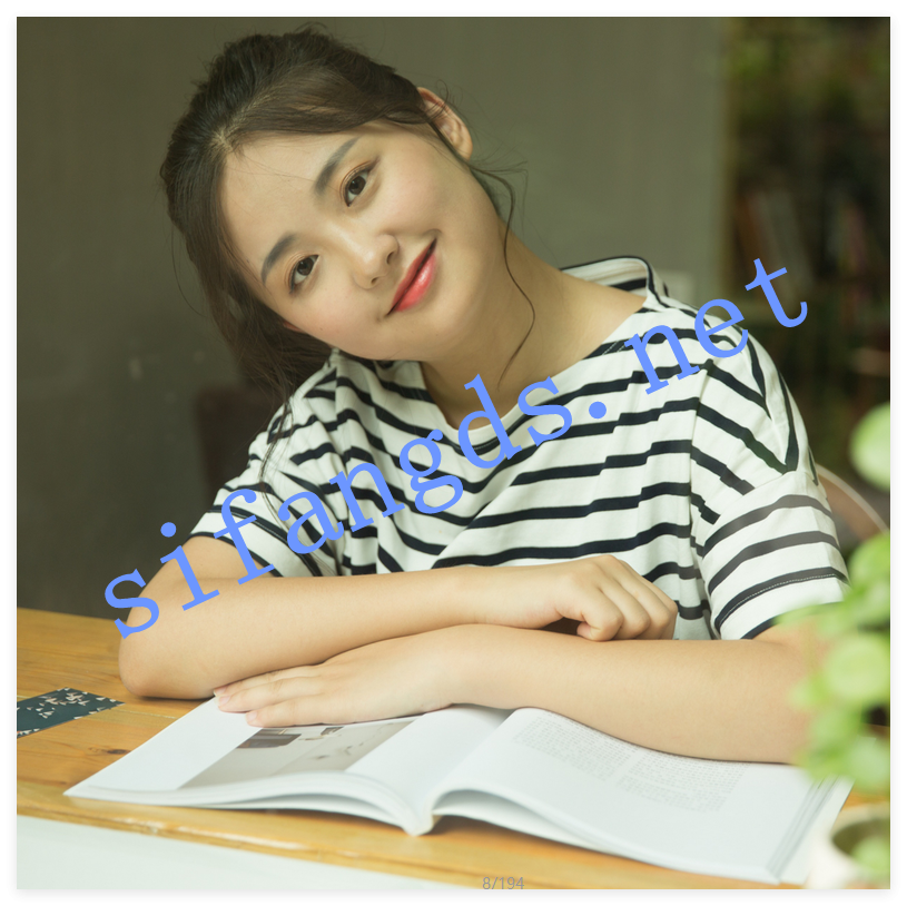 ❤️极品文艺系女大学生《马文巧》毕业写真露葡萄 [1.5G]