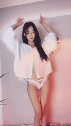 新人舞蹈系校花！,《用力爱骚妹》裸跳抖音热舞大屌狂插！, []