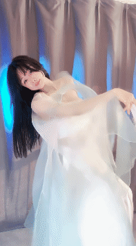 《顶级绿播女神 奶媃儿 直播精华抖音热门裸舞奶子抖得飞起 [2.65G 35v]