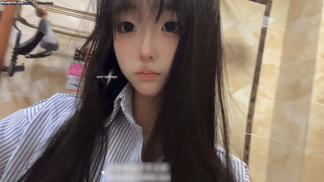 《推特 鳄鱼 呆痛绷》极品萝莉 身材完美匀称 难得露脸沐浴 [1.54GB]