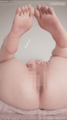 《FA MomoYih》巨乳肥臀极品粉嫩白虎 拳交震动棒塞逼潮吹喷水 [3.6GB(2V)]