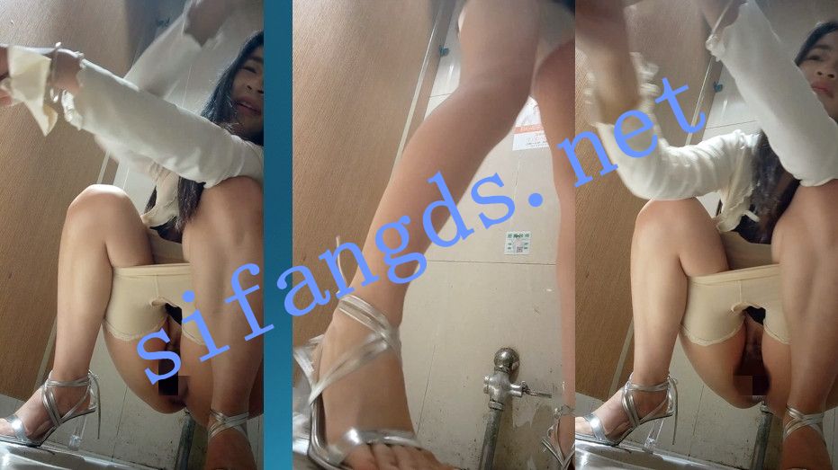 █魔手☛外购█精品厕拍《女神系》（靓妹美乳脱光光） [6g]