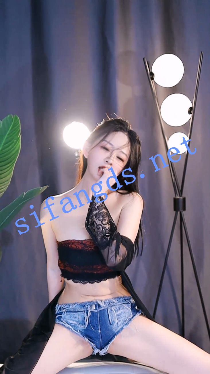 ⭐《时光直播 畅聊》S34  深沟半球抖奶 整活擦边性感骚舞 [6.6GB / 86V]