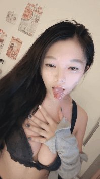 《顶级绿播女神下海 只等有缘人》明星颜值美乳蜜臀 穿乳钉 [2.57G]