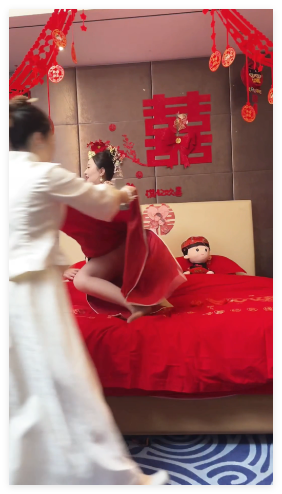 ❤️抖音《新娘》化妆间 婚房 写真 走光露点合集 [8.7G]