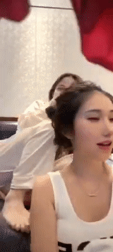 《快手抖音颜值精选25.6月合集》各路网红美女闪现露点走光 [1.68G 135V]