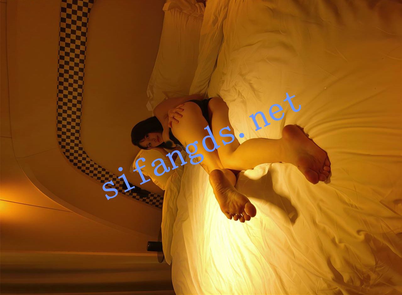 《重磅核弹》杭州巨乳健身模特 巨樱 SVIP高价福利 []