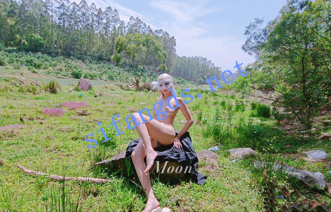 《极品露出》推特《moon/魔王的斗篷》最新付费福利 []
