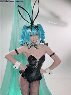 《抖音/微博 星之迟迟》超美巨乳长腿女神尺度写真视图合集 [2.7GB(3V+375P)]