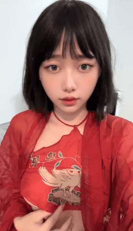 推特骚婊子黑猫，[blackcatluna]脱衣变装，裸舞，骚穴特写福利 [736M]