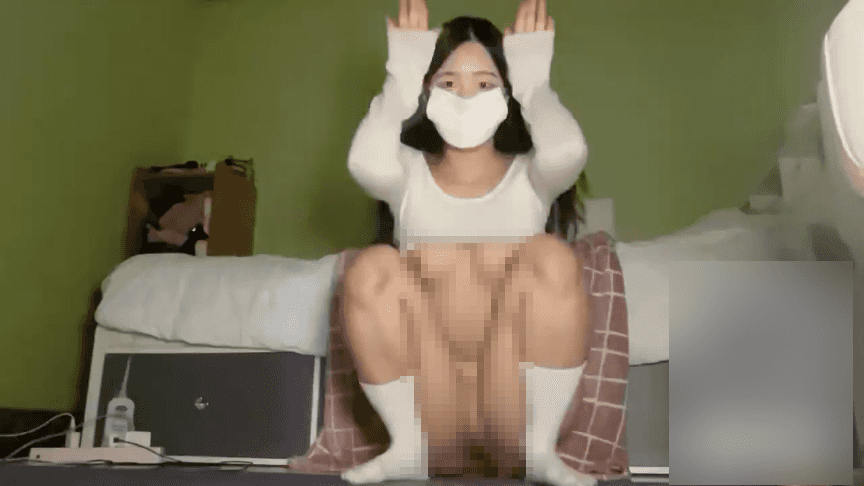 顶级Tiktok(布偶猫)，韩瑜伽博主兼职举牌福利姬，漏穴，尿尿 [197m]