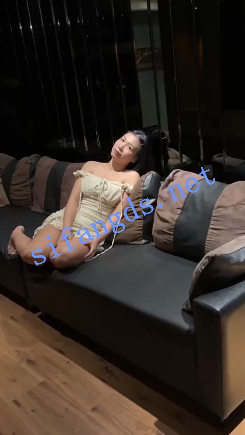 ❤️外站大神约啪极品巨乳小嫩妹梁宝宝三部合集 [2.98G（3V）]