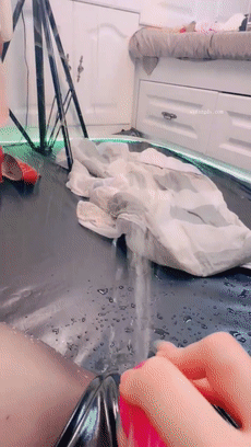 ♈舞姬《雪儿》喷水女王,喷得水比我撒的尿还远,堪称高射炮 [8.83GB]