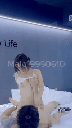 《重磅》极品淫妻《Mala麻辣锅》绿帽男主，单男约等私拍 [2.79G（23V）]