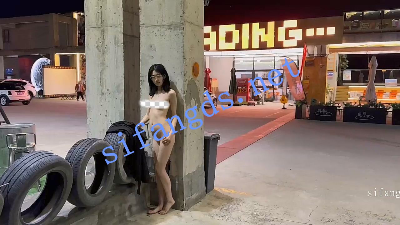 ஐ西萌ஐ长腿学妹濑濑 户外多场景 人前露出普通视频大合集 [3.9G]