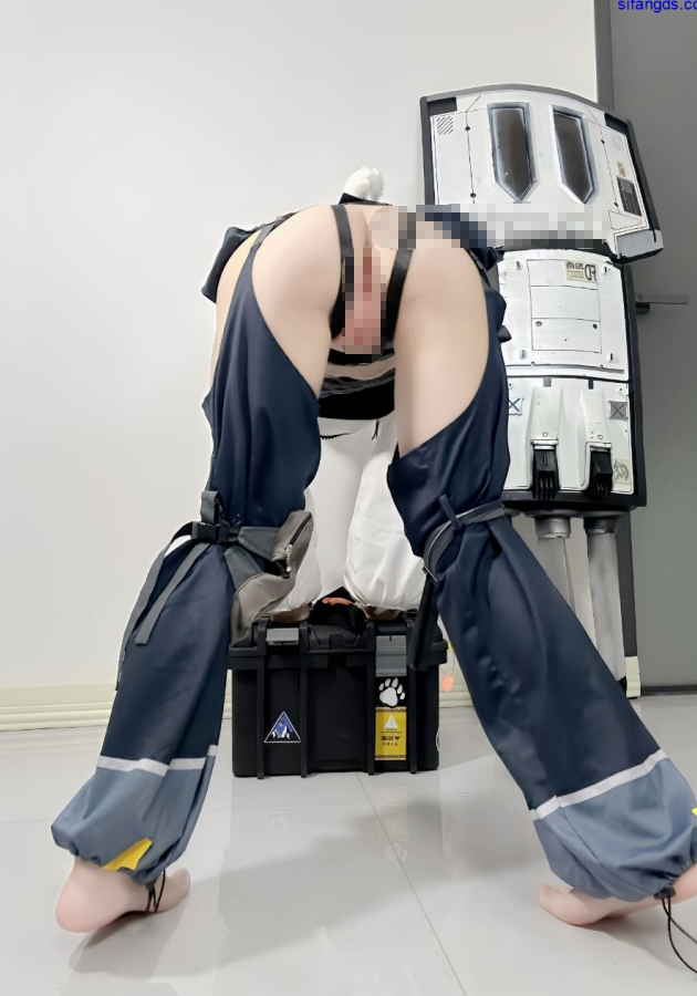 ❤️推特超高颜值Coser❤️希尔薇 7月露脸裸舞视图合集 [949 M]