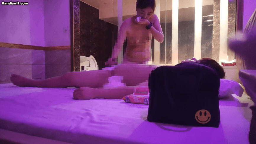 《按摩偷拍》水疗会所偷拍技师给客人全套服务 [3.3G]