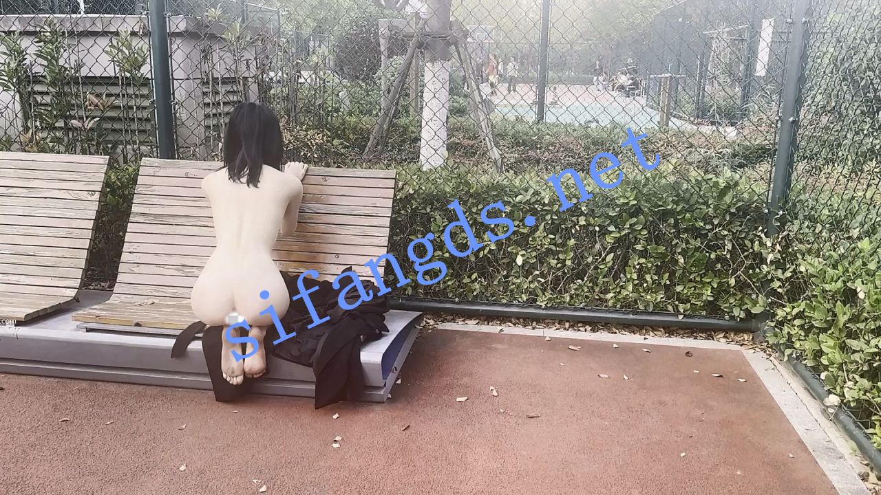 ஐ西萌ஐ长腿学妹濑濑 户外多场景 人前露出普通视频大合集 [3.9G]