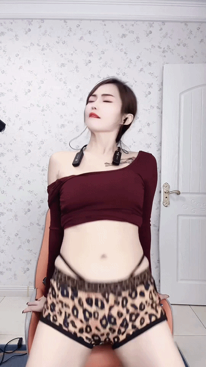 《快手福利》丝袜熟女《快乐晨宝儿》骚舞口交假阳具模拟XO [1.70 GB]