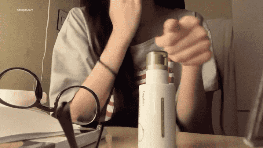 推特女菩萨，大奶学姐bongsu白虎一线天小穴，每日要挖泉眼 [2.07G]