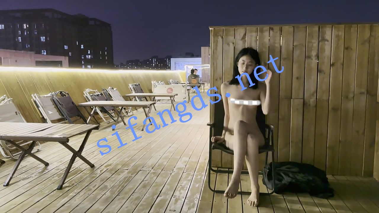 ஐ西萌ஐ长腿学妹濑濑 户外多场景 人前露出普通视频大合集 [3.9G]