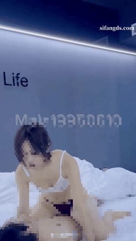 《重磅》极品淫妻《Mala麻辣锅》绿帽男主，单男约等私拍 [2.79G（23V）]
