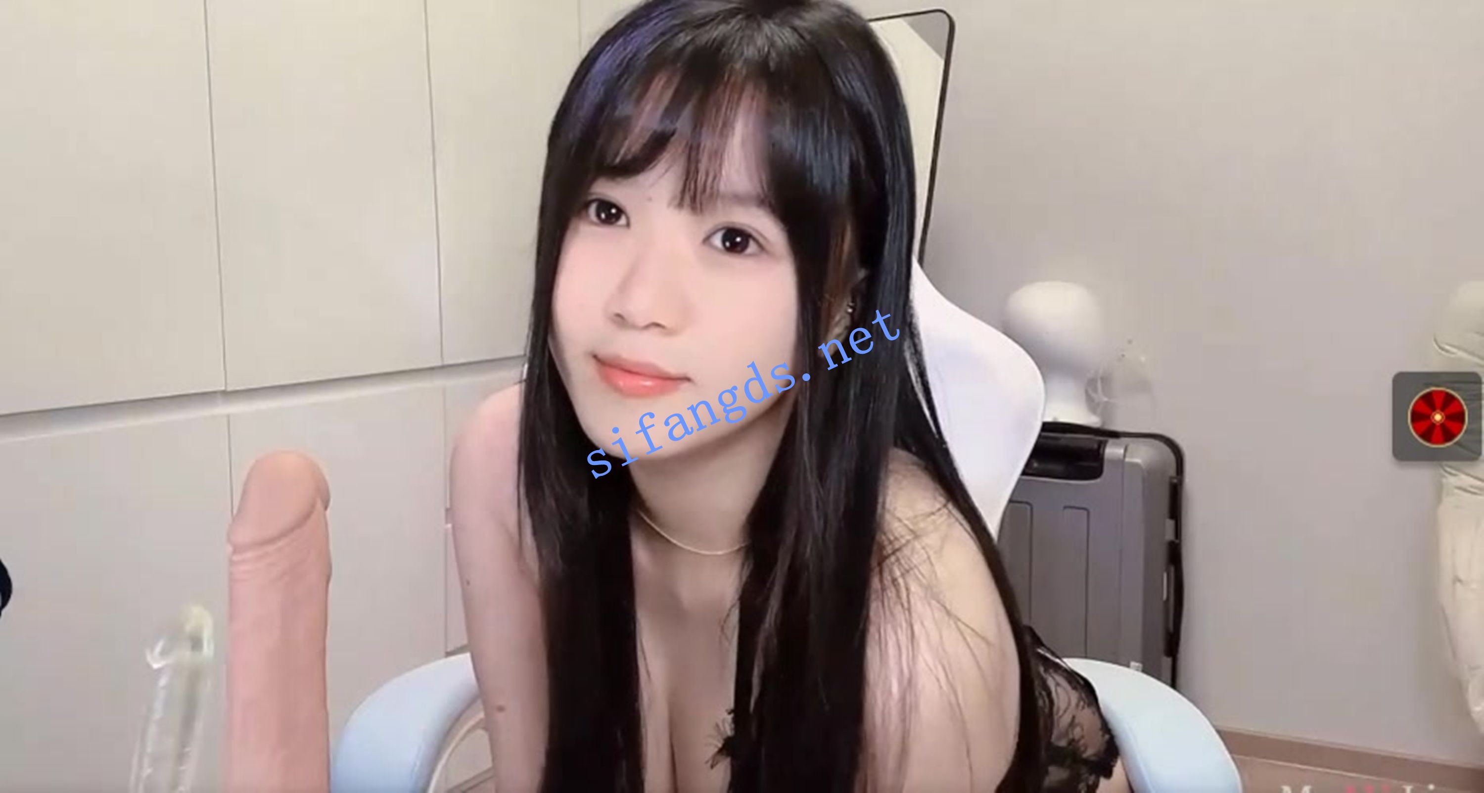 灬美乳学妹超反差！《xixi》大屁股,深喉,肛交,双道具自慰！ []
